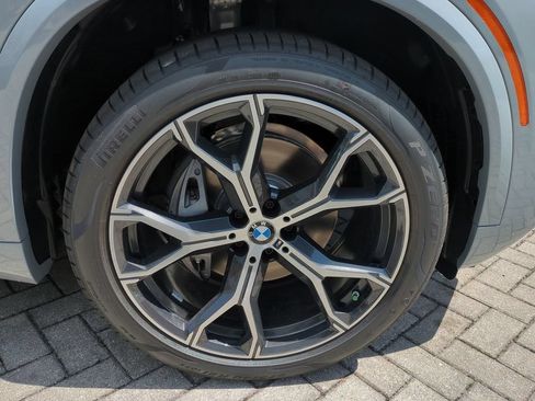 New 2026 BMW X5 xDrive40i w/ M Sport Package AWD/4WD image 11