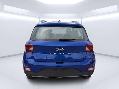 New 2025 Hyundai Venue Limited FWD image 4