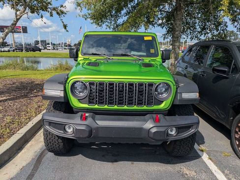 Used 2025 Jeep Wrangler Unlimited Rubicon w/ Safety Group AWD/4WD image 2