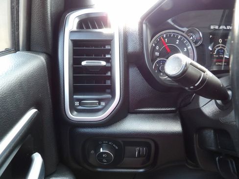 Used 2024 RAM 2500 Big Horn AWD/4WD image 19