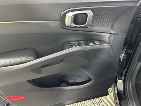 Used 2025 Kia Sorento S w/ Panoramic Sunroof Package image 28