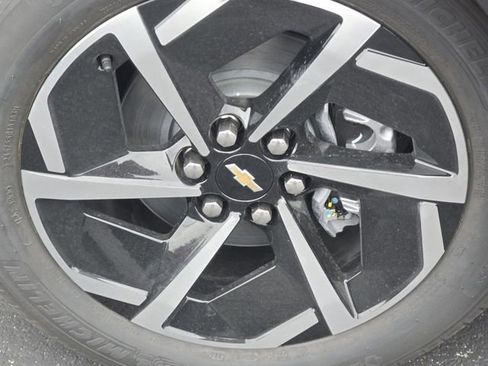 New 2026 Chevrolet Equinox EV LT image 10