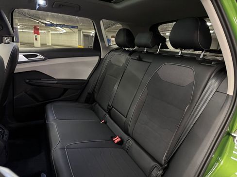 New 2025 Volkswagen Taos SE image 21