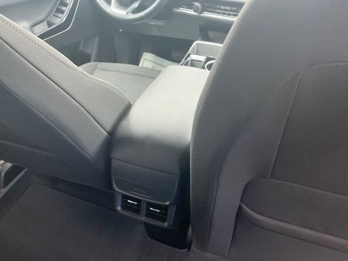 Used 2025 Chevrolet Equinox LT image 27