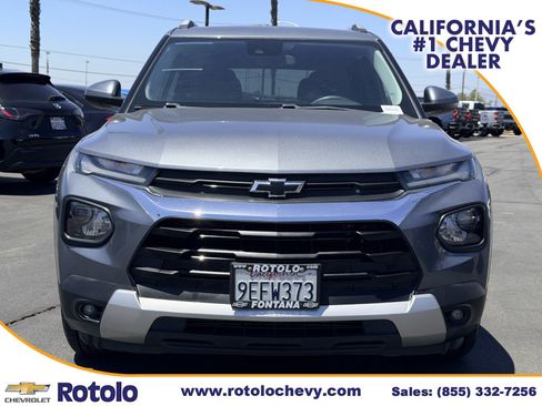 Used 2022 Chevrolet TrailBlazer LT w/ Confidence II Package FWD image 2
