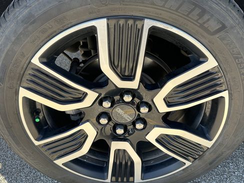 Used 2021 GMC Acadia SLT w/ Elevation Edition AWD/4WD image 14