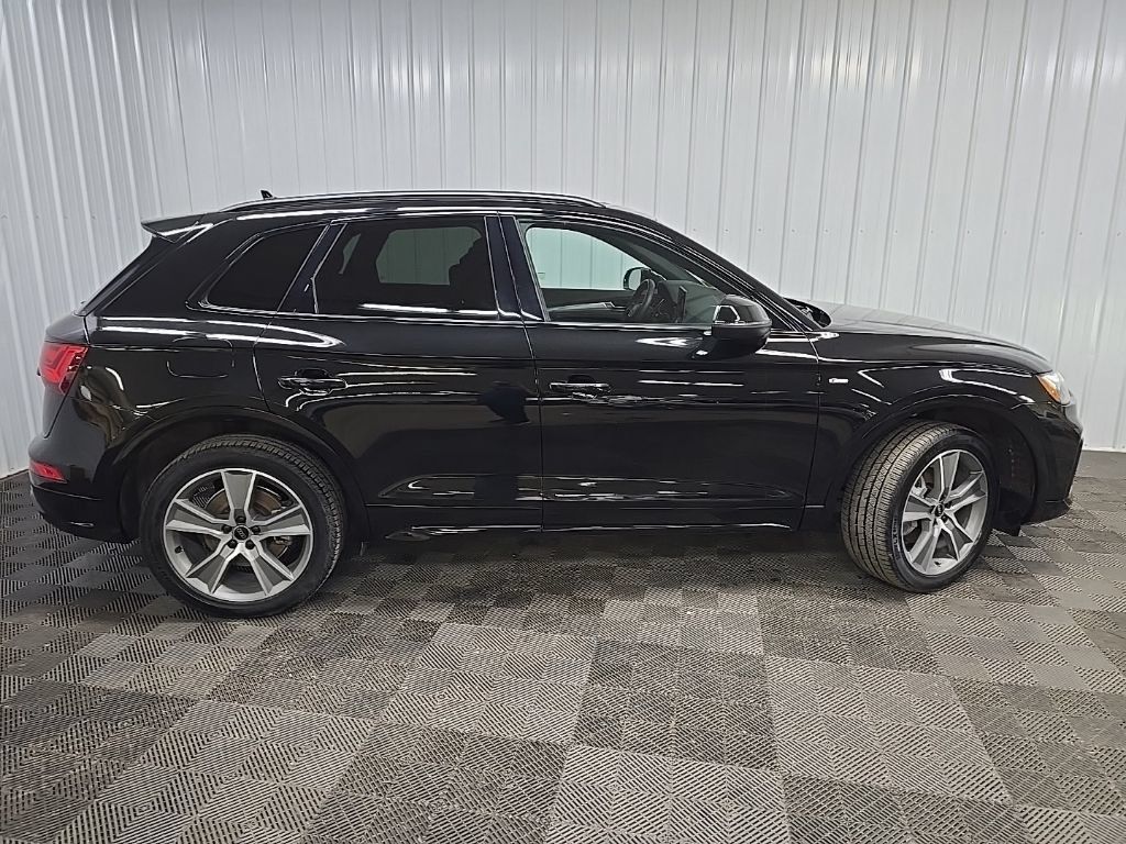 Used 2025 Audi Q5 2.0T Premium w/ Convenience Plus Package AWD/4WD image 2
