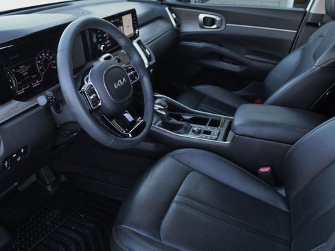 Used 2023 Kia Sorento EX image 27