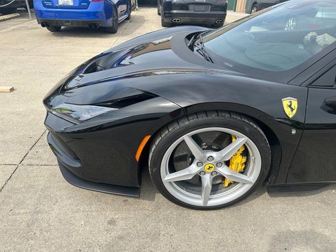 Used 2022 Ferrari F8 Tributo image 16