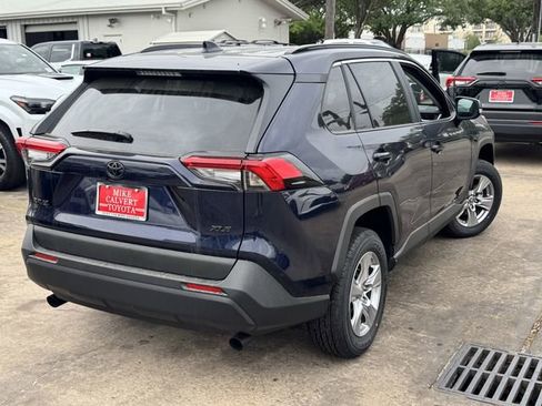 Used 2025 Toyota RAV4 XLE image 5