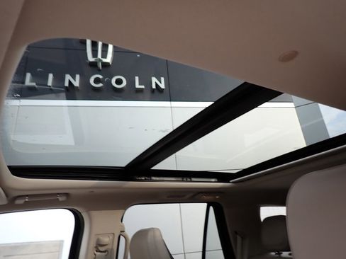 Certified 2024 Lincoln Navigator Premiere image 20