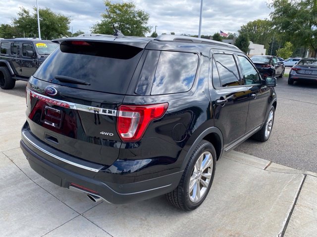 Used 2018 Ford Explorer XLT w/ Equipment Group 202A AWD/4WD image 3