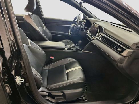 Used 2025 Toyota Camry SE FWD image 32