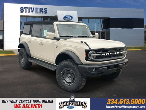 New 2025 Ford Bronco Outer Banks w/ Sasquatch Package image 1