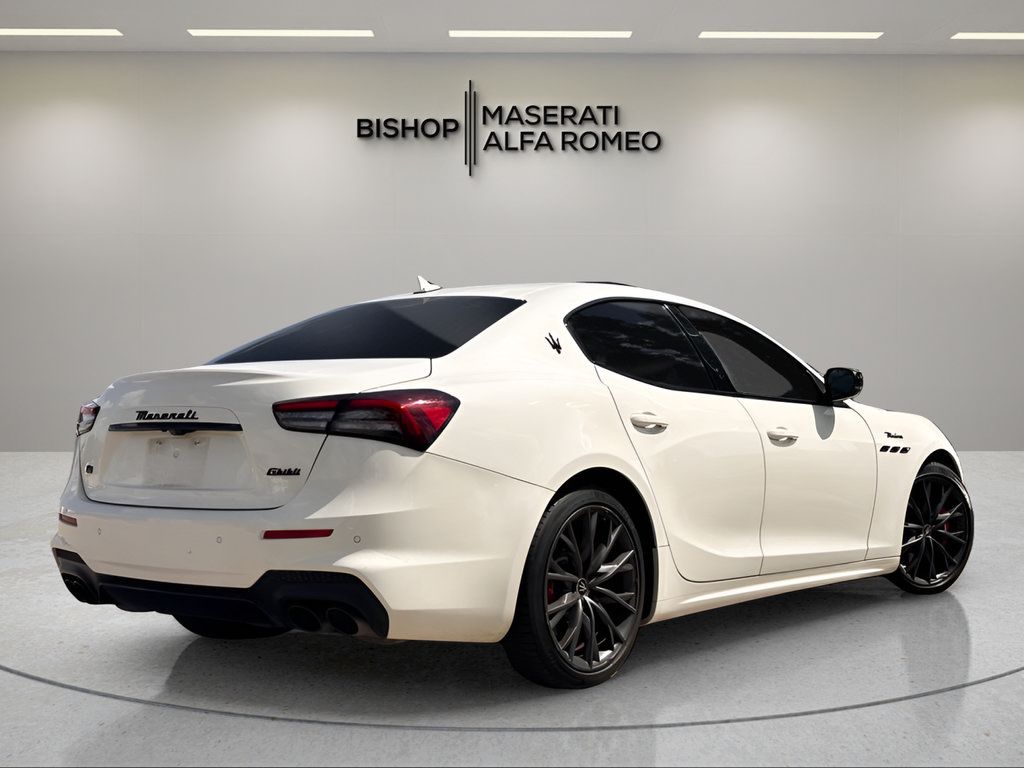 Used 2022 Maserati Ghibli Modena Q4 AWD/4WD image 5