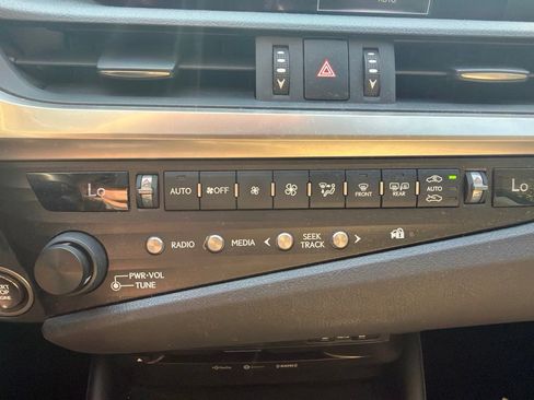 Used 2020 Lexus ES 350 w/ Premium Package FWD image 11