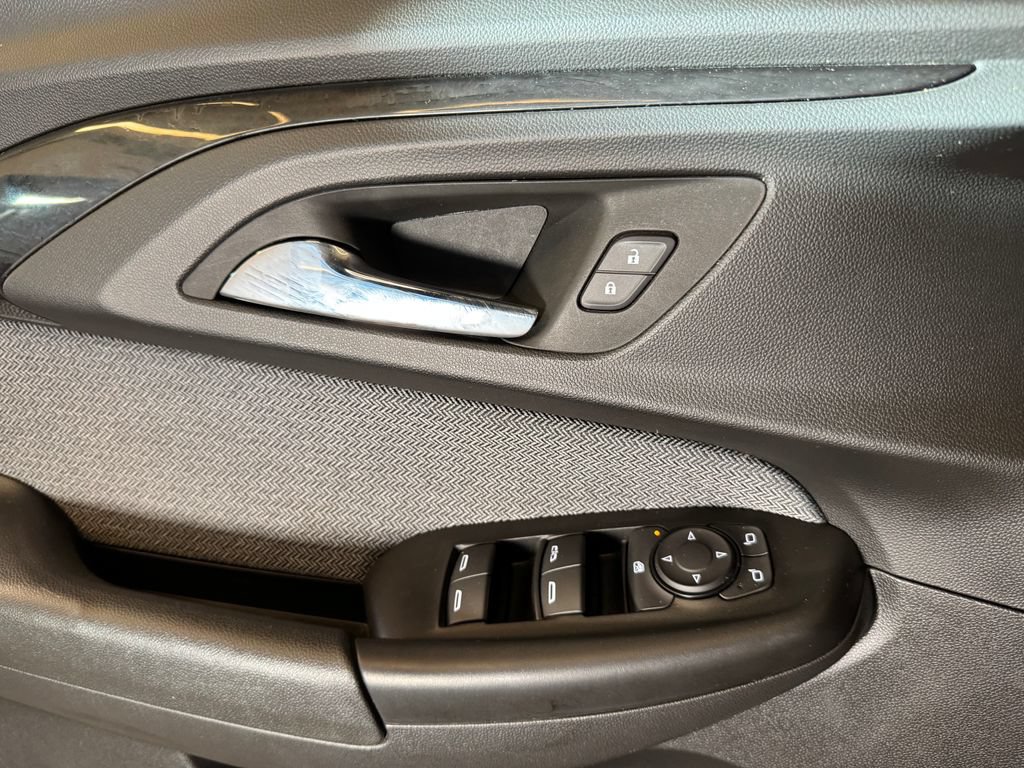 Used 2022 Chevrolet TrailBlazer LT FWD image 19