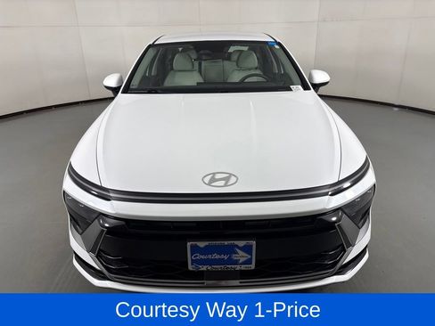 Used 2025 Hyundai Sonata SEL FWD image 4