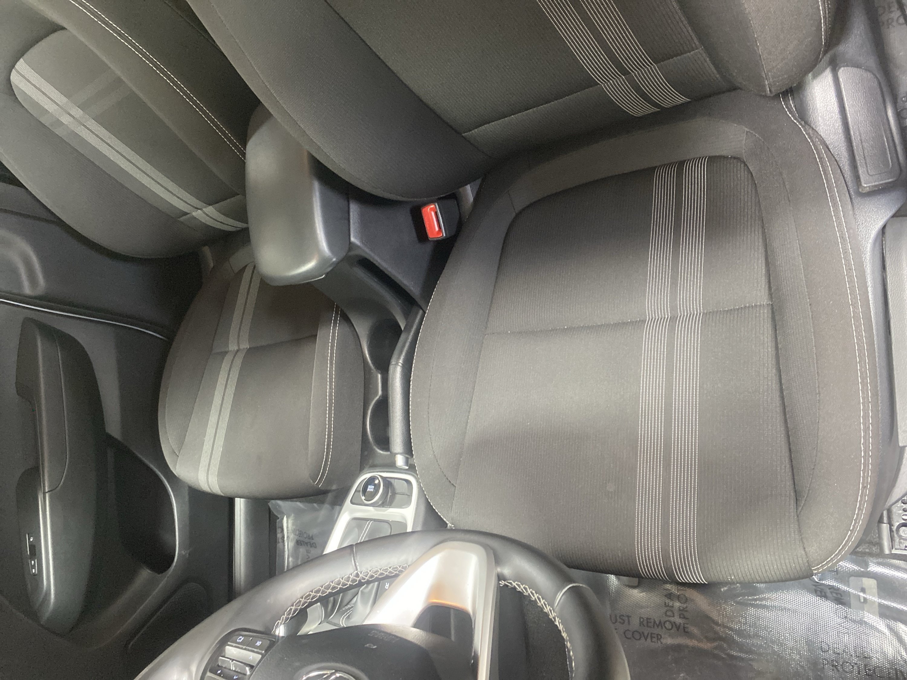 Used 2025 Hyundai Venue SEL FWD image 15