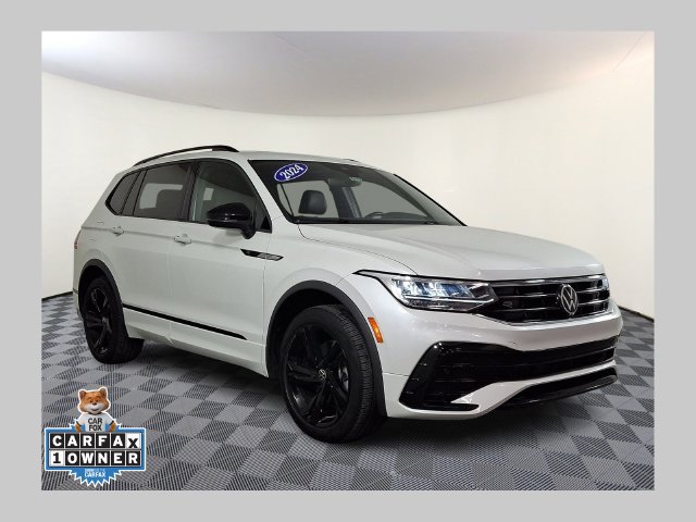 Used 2024 Volkswagen Tiguan SE R-Line FWD image 1