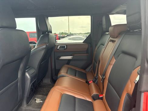 Used 2023 Ford Bronco Outer Banks w/ Sasquatch Package AWD/4WD image 15
