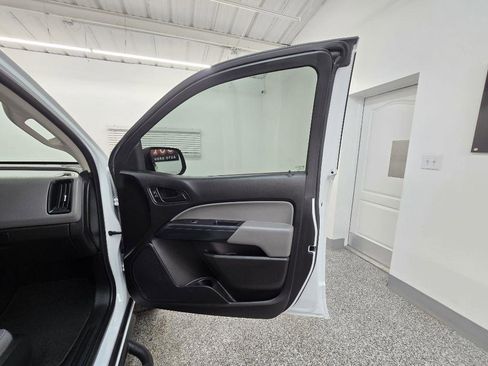 Used 2017 Chevrolet Colorado W/T w/ Custom Special Edition RWD image 30