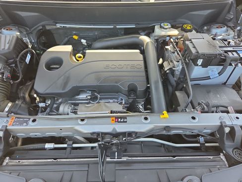 Used 2023 Chevrolet Equinox LT w/ LPO, Floor Liner Package AWD/4WD image 17