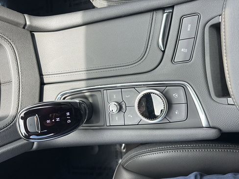 New 2025 Cadillac XT6 Luxury image 43