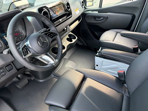 New 2025 Mercedes-Benz Sprinter 2500 image 7