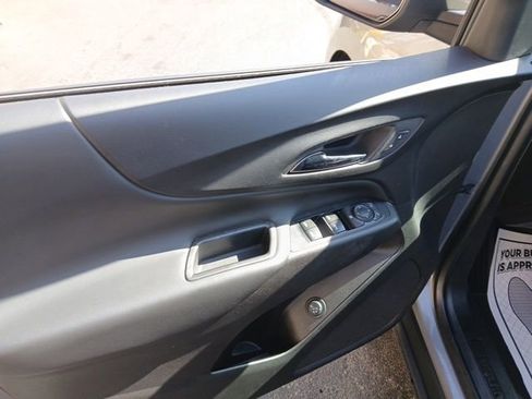 Used 2018 Chevrolet Equinox LT image 10