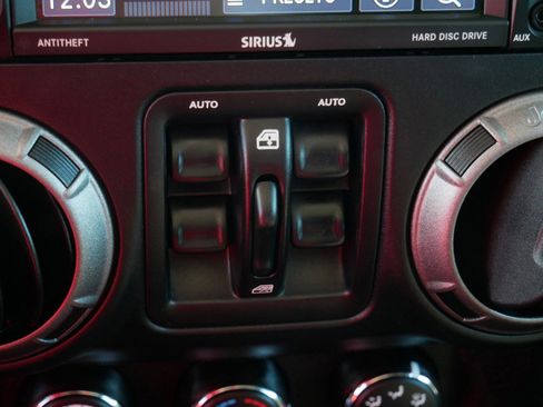 Used 2018 Jeep Wrangler Unlimited Sport image 20