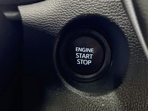 Used 2026 Toyota Corolla Cross XLE w/ Convenience Package FWD image 23
