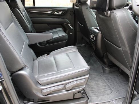 Used 2021 GMC Yukon XL Denali w/ Denali Premium Package image 19