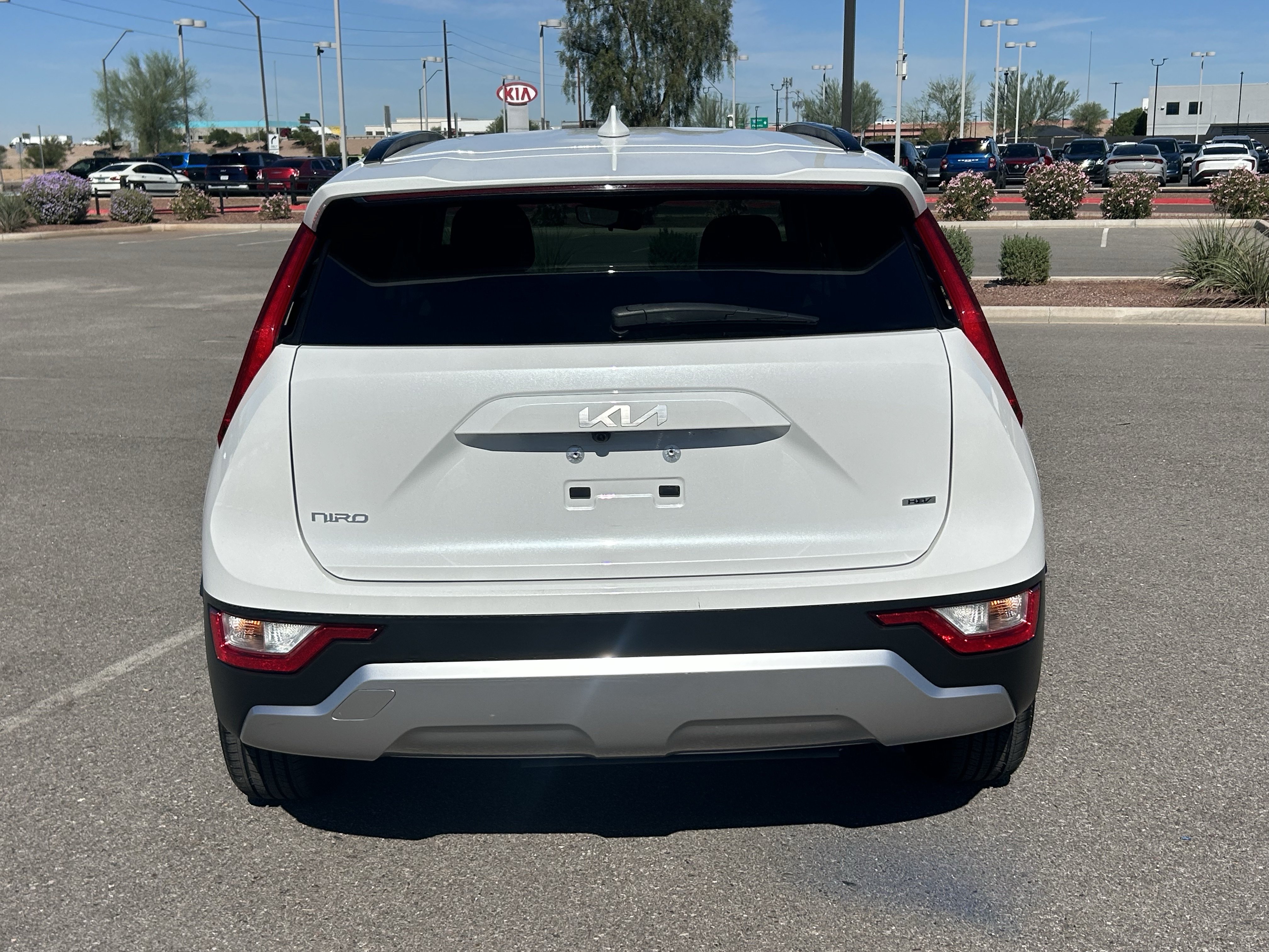 Certified 2025 Kia Niro LX FWD image 4