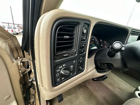 Used 2005 GMC Sierra 1500 SLE w/ Off-Road Package image 15