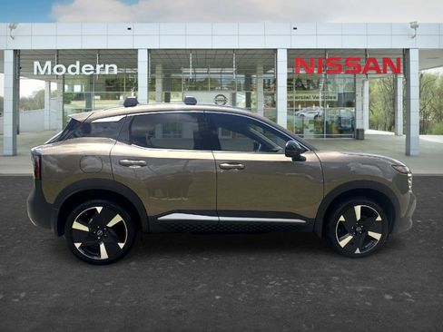 Certified 2026 Nissan Kicks SR FWD image 6