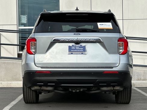 Certified 2023 Ford Explorer XLT image 4