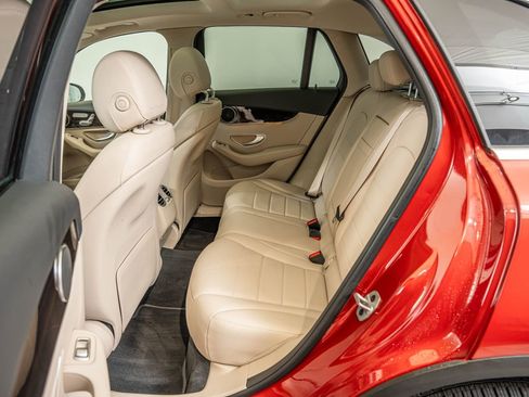 Certified 2022 Mercedes-Benz GLC 300 4MATIC image 33