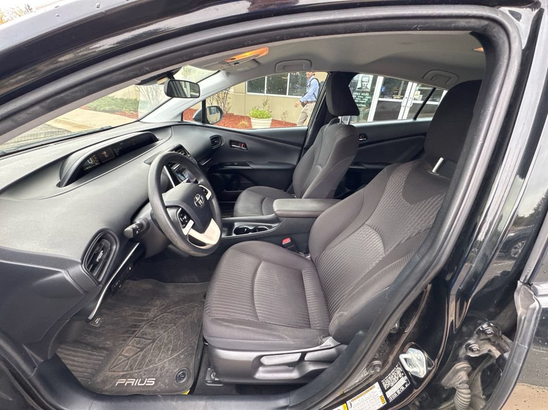 Used 2017 Toyota Prius One FWD image 27