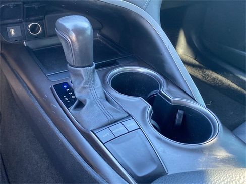 Used 2024 Toyota Camry SE image 28