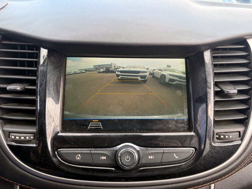 Used 2019 Chevrolet Trax LT w/ LT Convenience Package FWD image 21