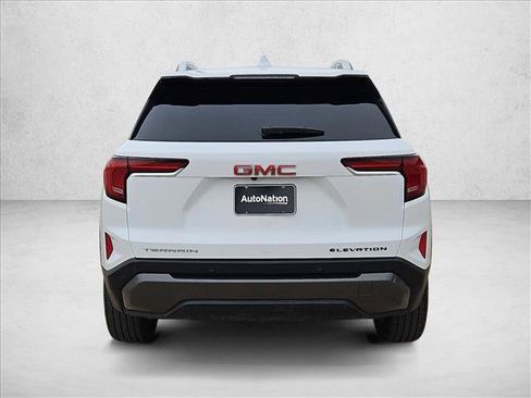 Used 2026 GMC Terrain Elevation w/ Elevation Premium Package image 7