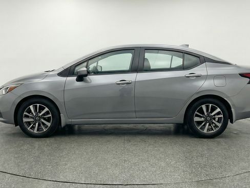 Used 2025 Nissan Versa SV image 5