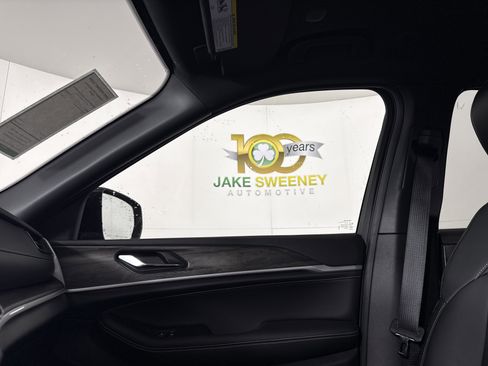 New 2026 Jeep Grand Cherokee Limited Reserve image 25