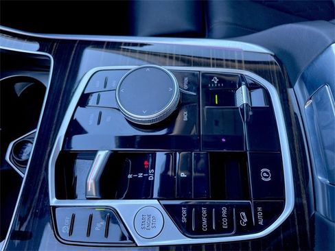 Used 2025 BMW X7 xDrive40i image 20