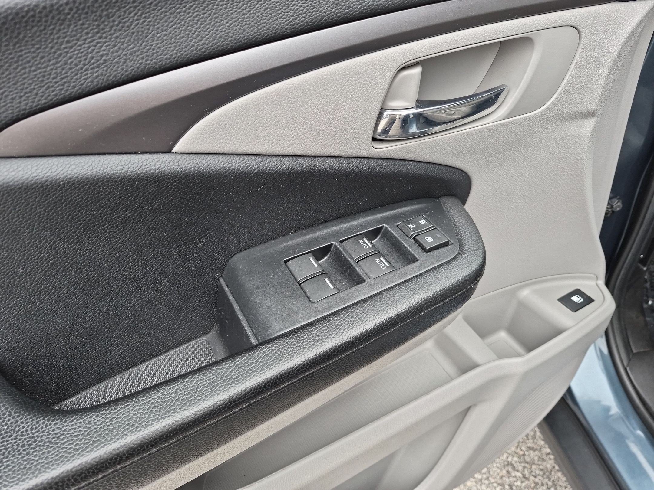 Used 2021 Honda Pilot EX image 14