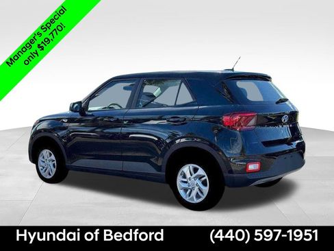 Certified 2026 Hyundai Venue SE FWD image 4