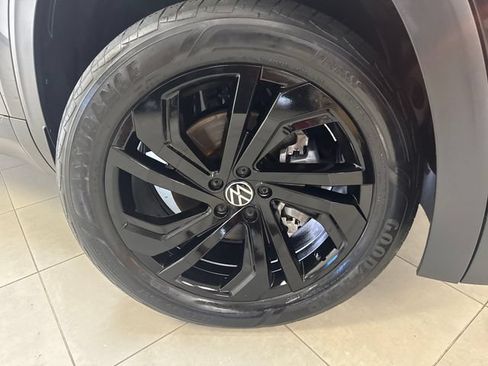 Used 2023 Volkswagen Atlas SE w/ Black Wheel Package AWD/4WD image 32