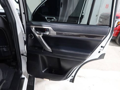 Used 2023 Lexus GX 460 Premium w/ Accessory Package AWD/4WD image 29