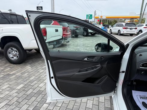 Used 2018 Chevrolet Cruze LT image 27